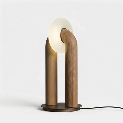 Lampe de bureau Arcus en bois de frêne design fond blanc