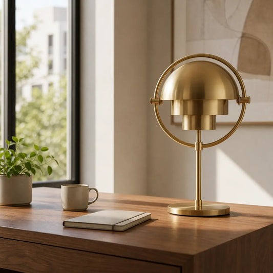 Lampe de bureau design Solaria métal doré lumière naturelle