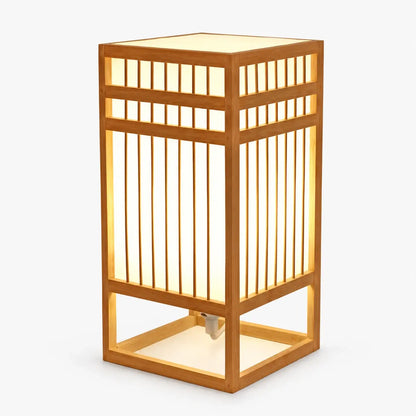 Lampe de bureau lanterne en bambou naturel à lattes verticales, style japandi, modèle Turris, sur fond clair